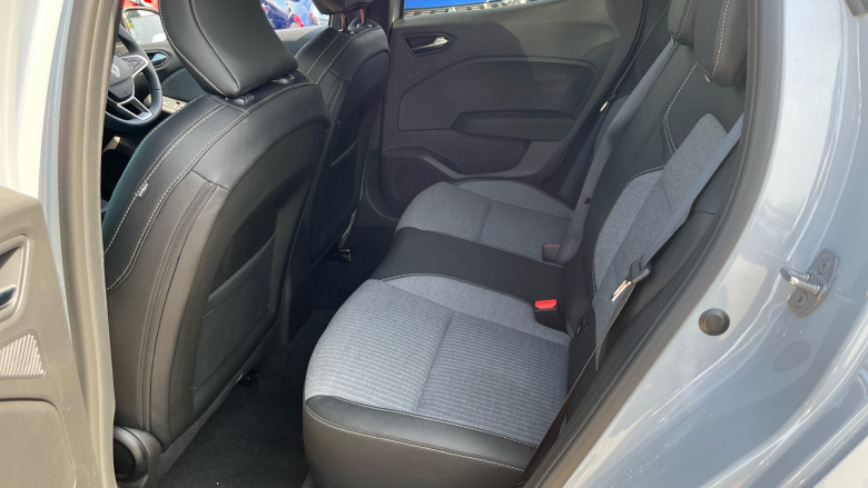 Renault Clio 1.6 E-TECH full hybrid 145 Techno 5dr Auto Hybrid Hatchback
